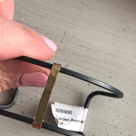 Garden Avenue Bracelet - Picture 4 of 9